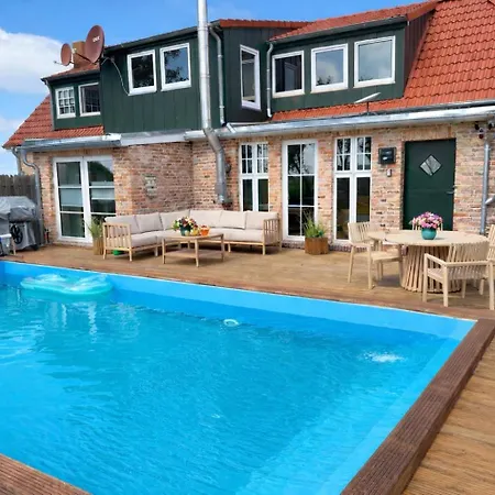 'huus Ant Diek Mit Pool' Сasa de vacaciones